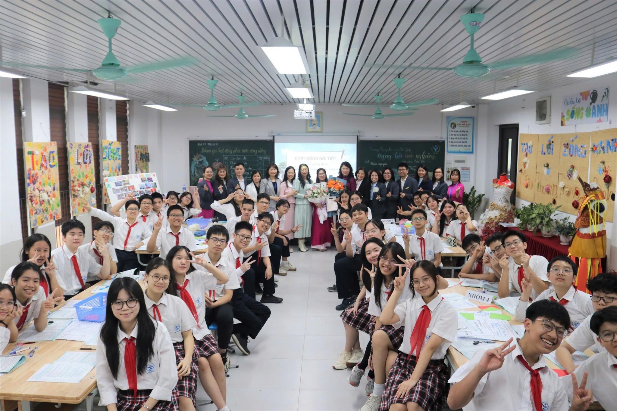BA “BÔNG HOA” CẦU GIẤY TOẢ HƯƠNG SẮC TẠI HỘI THI GIÁO VIÊN GIỎI CẤP QUẬN
