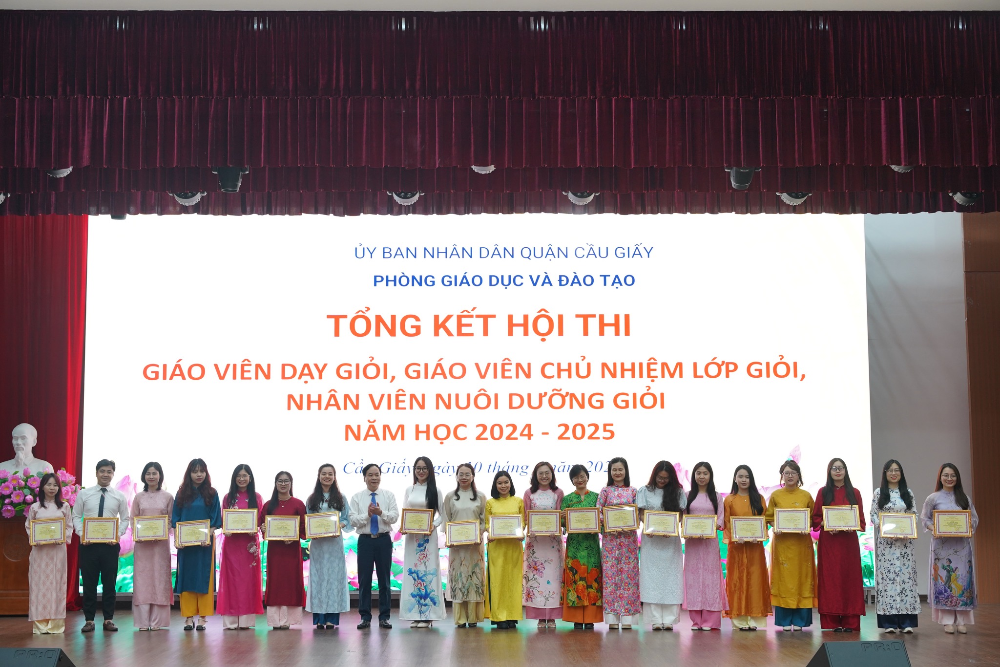 TỔNG KẾT HỘI THI GIÁO VIÊN DẠY GIỎI, GIÁO VIÊN CHỦ NHIỆM LỚP GIỎI, NHÂN VIÊN NUÔI DƯỠNG GIỎI QUẬN CẦU GIẤY NĂM HỌC 2024-2025