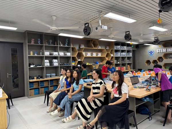 KHỞI ĐỘNG MÙA GIẢI – CHINH PHỤC CẦU GIẤY VEX IQ 2025