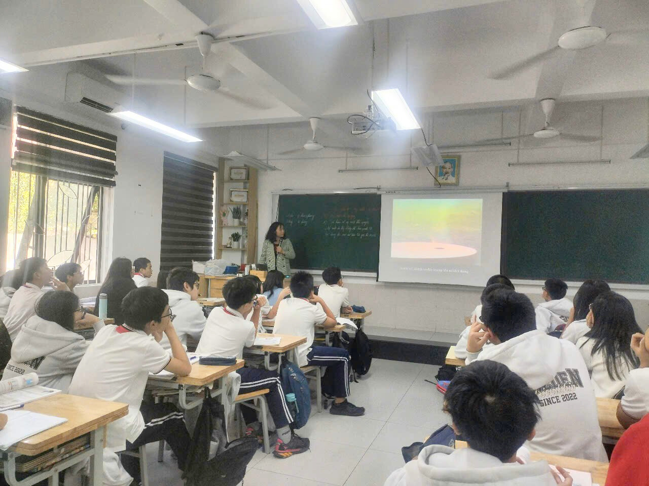 THẾ GIỚI KHOA HỌC THẬT TUYỆT VỜI: KHÁM PHÁ ÁP SUẤT KHÍ QUYỂN CÙNG CÔ GIÁO VŨ MINH UYÊN