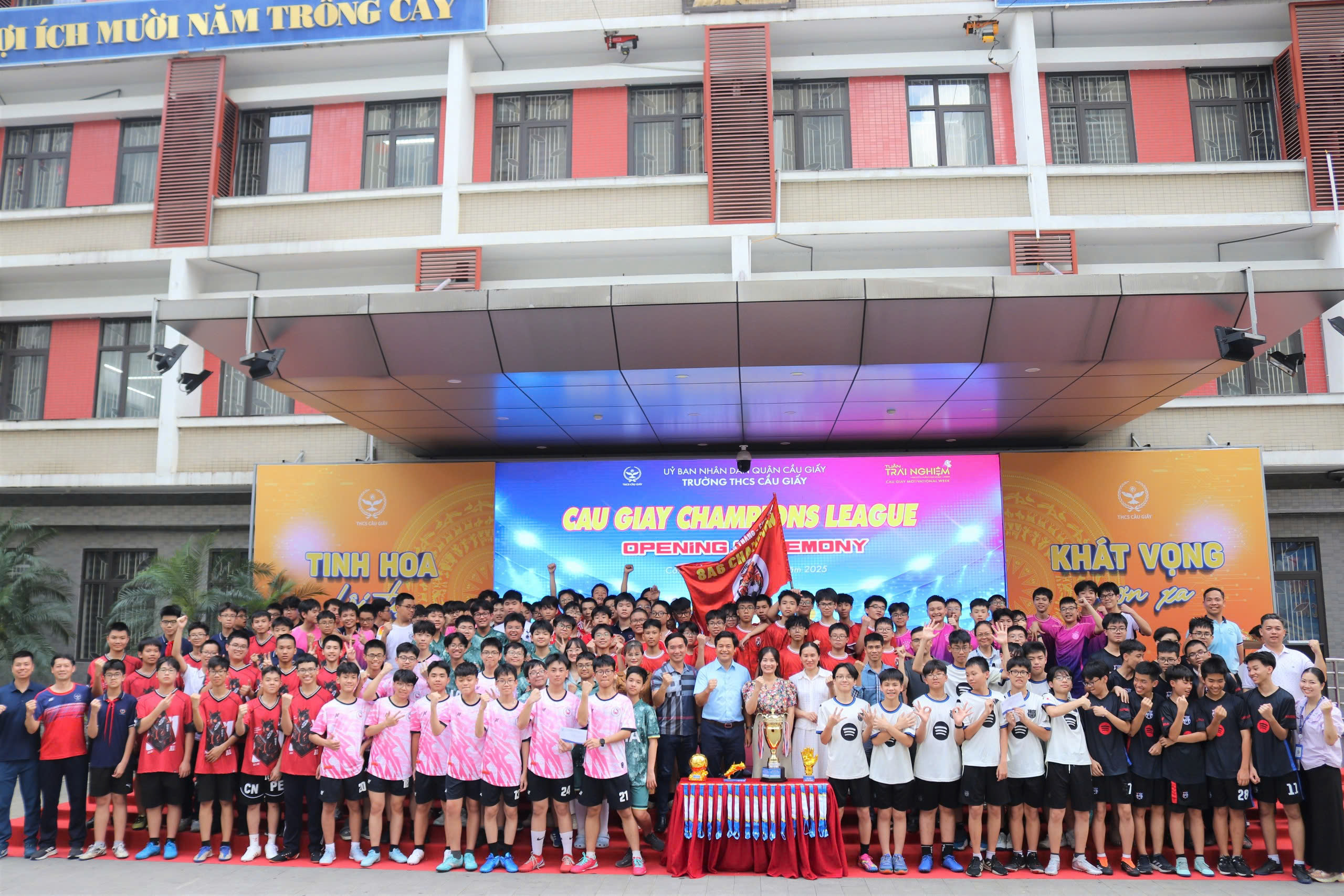 KHAI MẠC GIẢI BÓNG ĐÁ KHỐI 8 CẤP TRƯỜNG NĂM HỌC 2024-2025