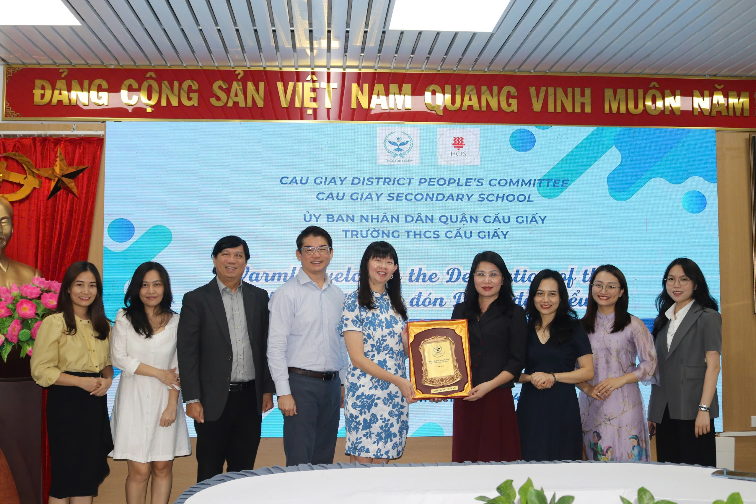 TRƯỜNG THCS CẦU GIẤY VÀ HỌC VIỆN HWACHONG-SINGAPORE: HỢP TÁC VÌ TƯƠNG LAI