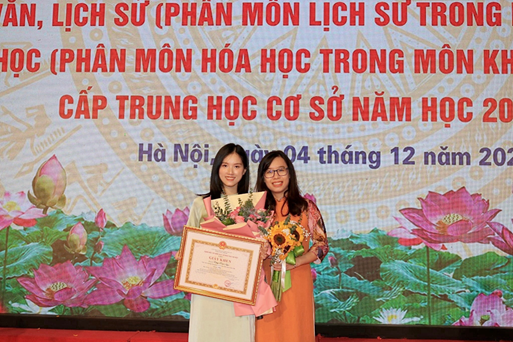CÔ GIÁO TRẺ TÀI NĂNG, NHIỆT HUYẾT ĐẶNG KIM NGỌC