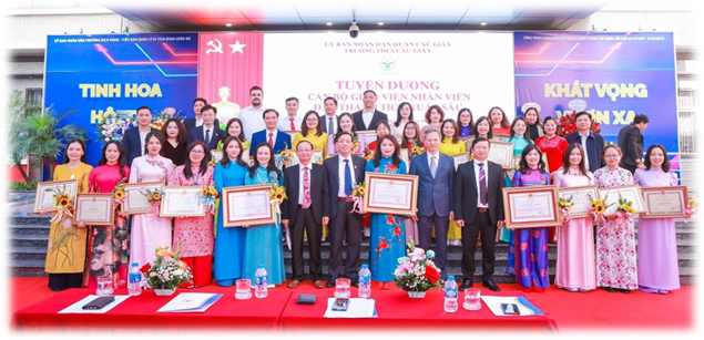 NGƯT LÊ KIM ANH – NGƯỜI THUYỀN TRƯỞNG TÀI HOA  TRÊN HÀNH TRÌNH KIẾN TẠO NGÔI TRƯỜNG KIỂU MẪU  CỦA THÀNH CÔNG VÀ HẠNH PHÚC
