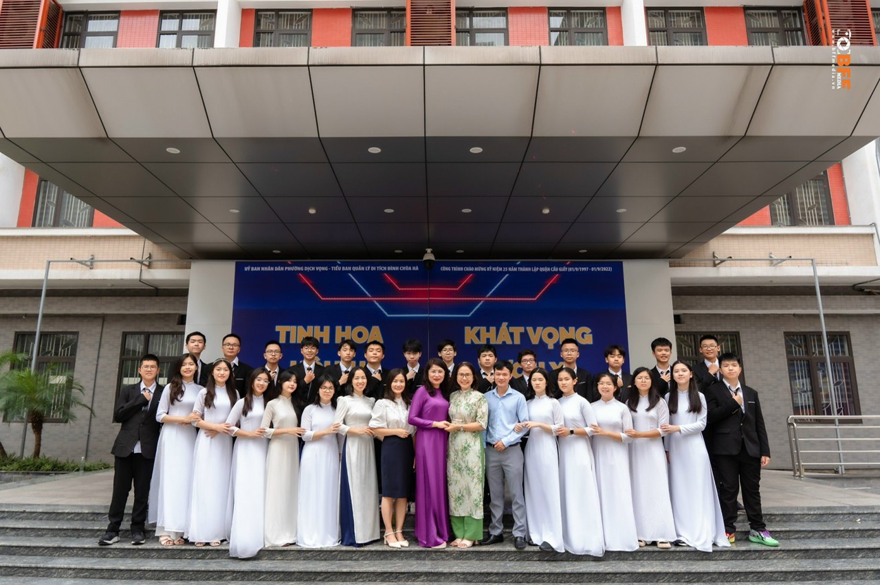 9SB1 – HÀNH TRÌNH HẠNH PHÚC TẠI NGÔI TRƯỜNG THCS CẦU GIẤY –  SỰ BỨT PHÁ ĐỂ THÀNH CÔNG:  100 % HỌC SINH ĐỖ CHUYÊN VÀ SONG BẰNG TÚ TÀI  TRONG KÌ THI VÀO LỚP 10 THPT CHUYÊN NĂM HỌC 2024-2025
