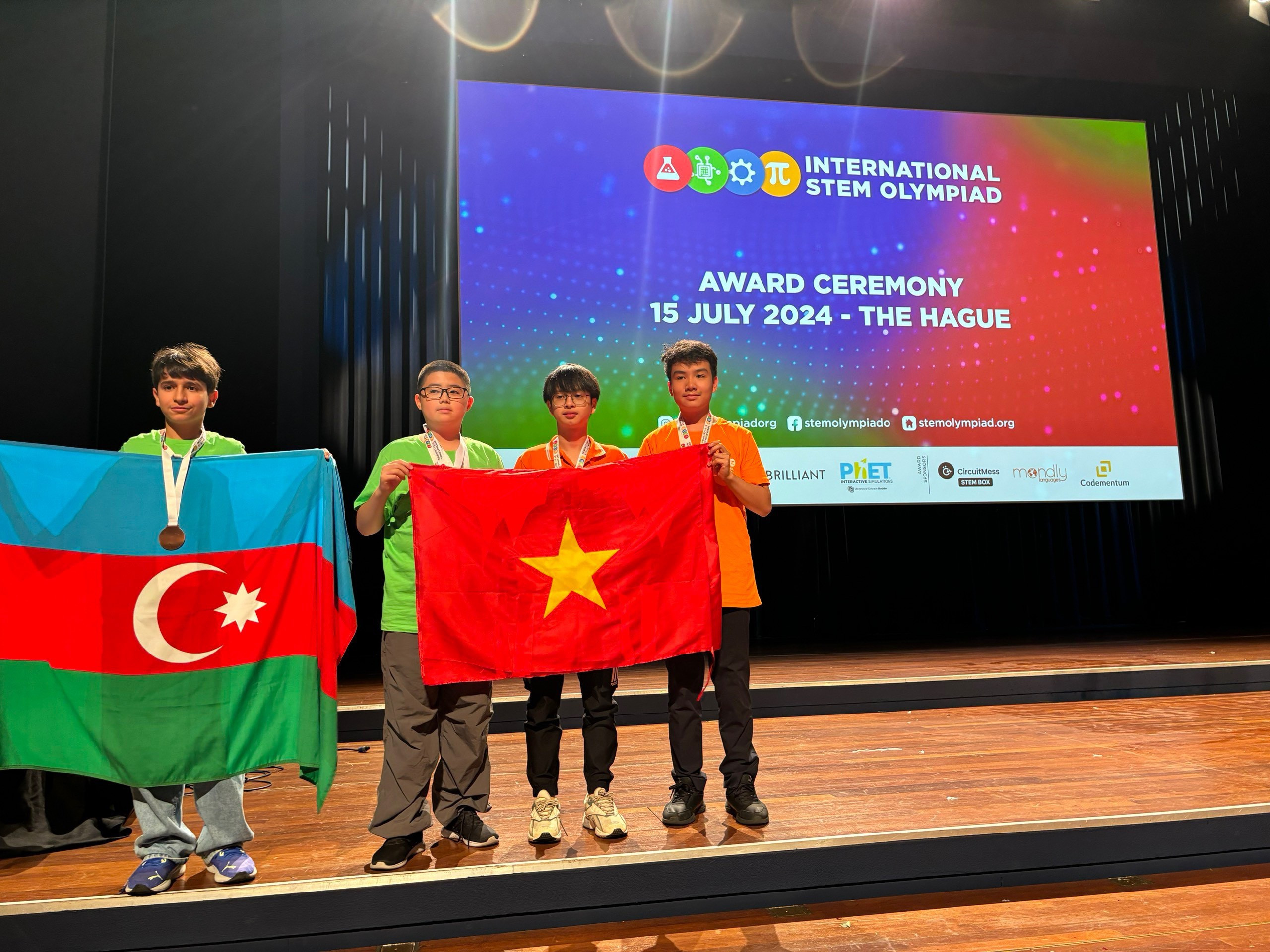 HỌC SINH VƯƠNG GIA BẢO LỚP 6A4 TỎA SÁNG TRONG KỲ THI STEM OLYMPIAD 2024 TẠI HÀ LAN