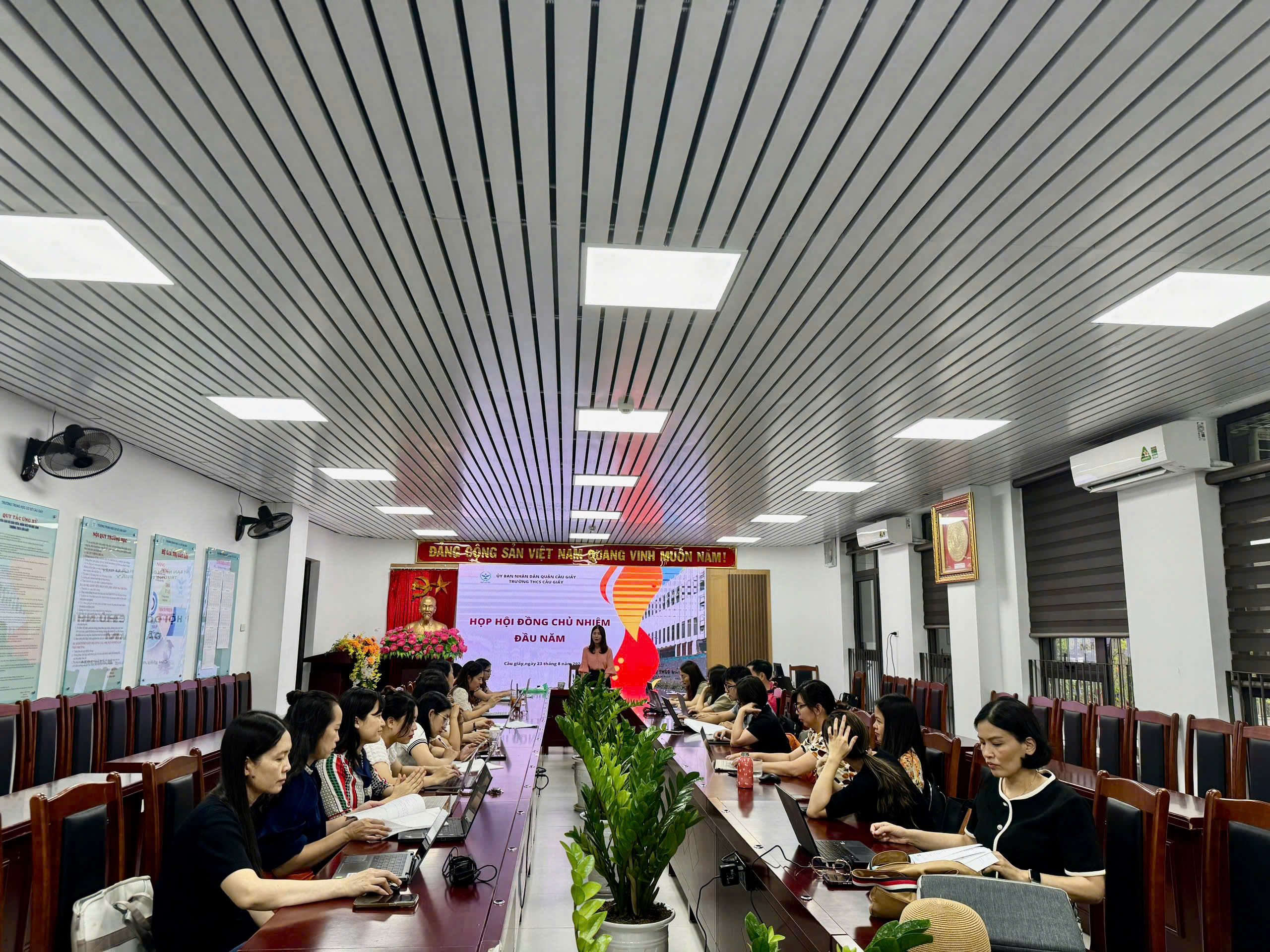 TRƯỜNG THCS CẦU GIẤY TỔ CHỨC HỌP HỘI ĐỒNG CHỦ NHIỆM ĐẦU NĂM HỌC 2024 – 2025