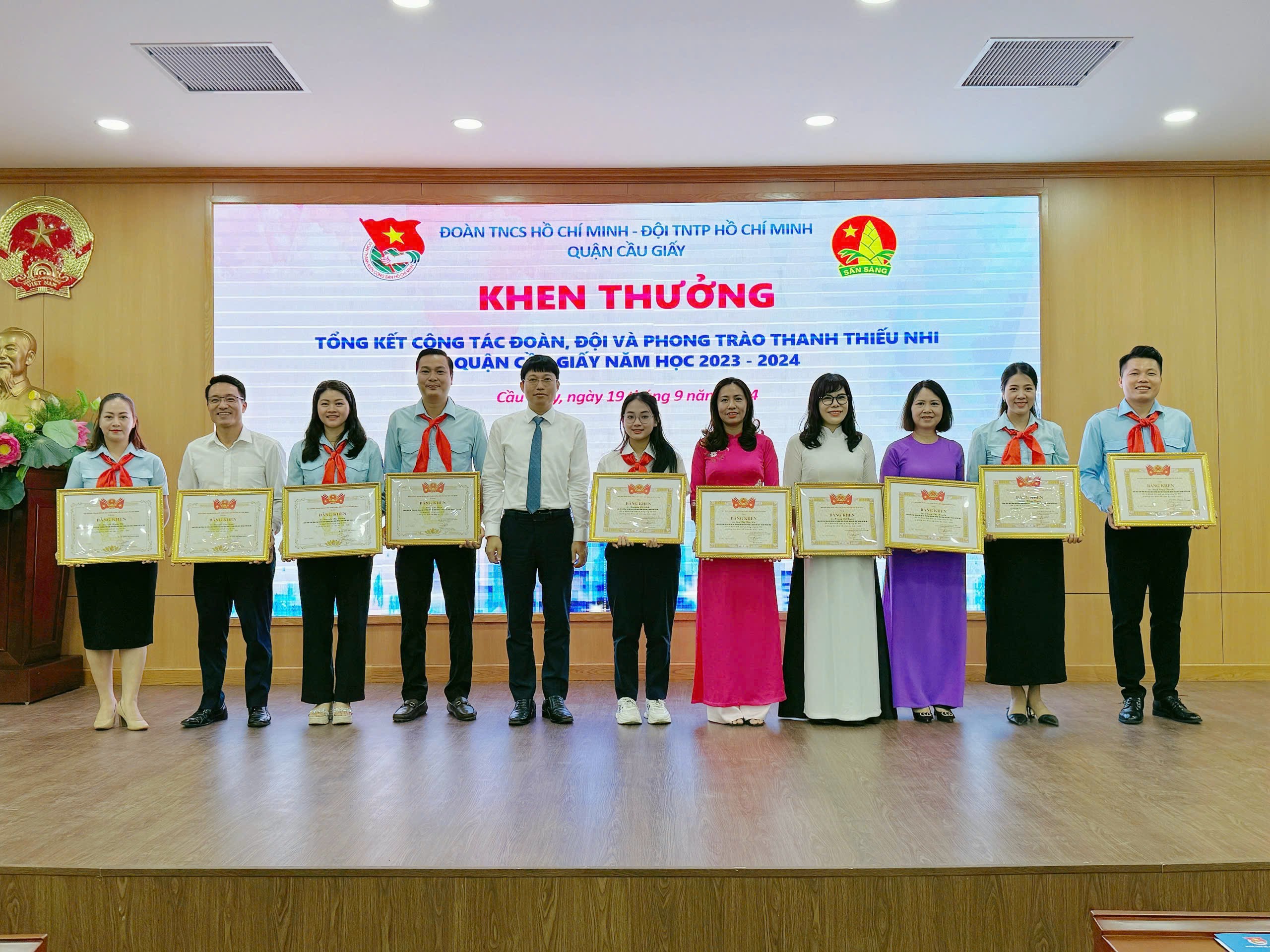 LIÊN ĐỘI TRƯỜNG THCS CẦU GIẤY XUẤT SẮC ĐẠT LIÊN ĐỘI MẠNH CẤP TRUNG ƯƠNG