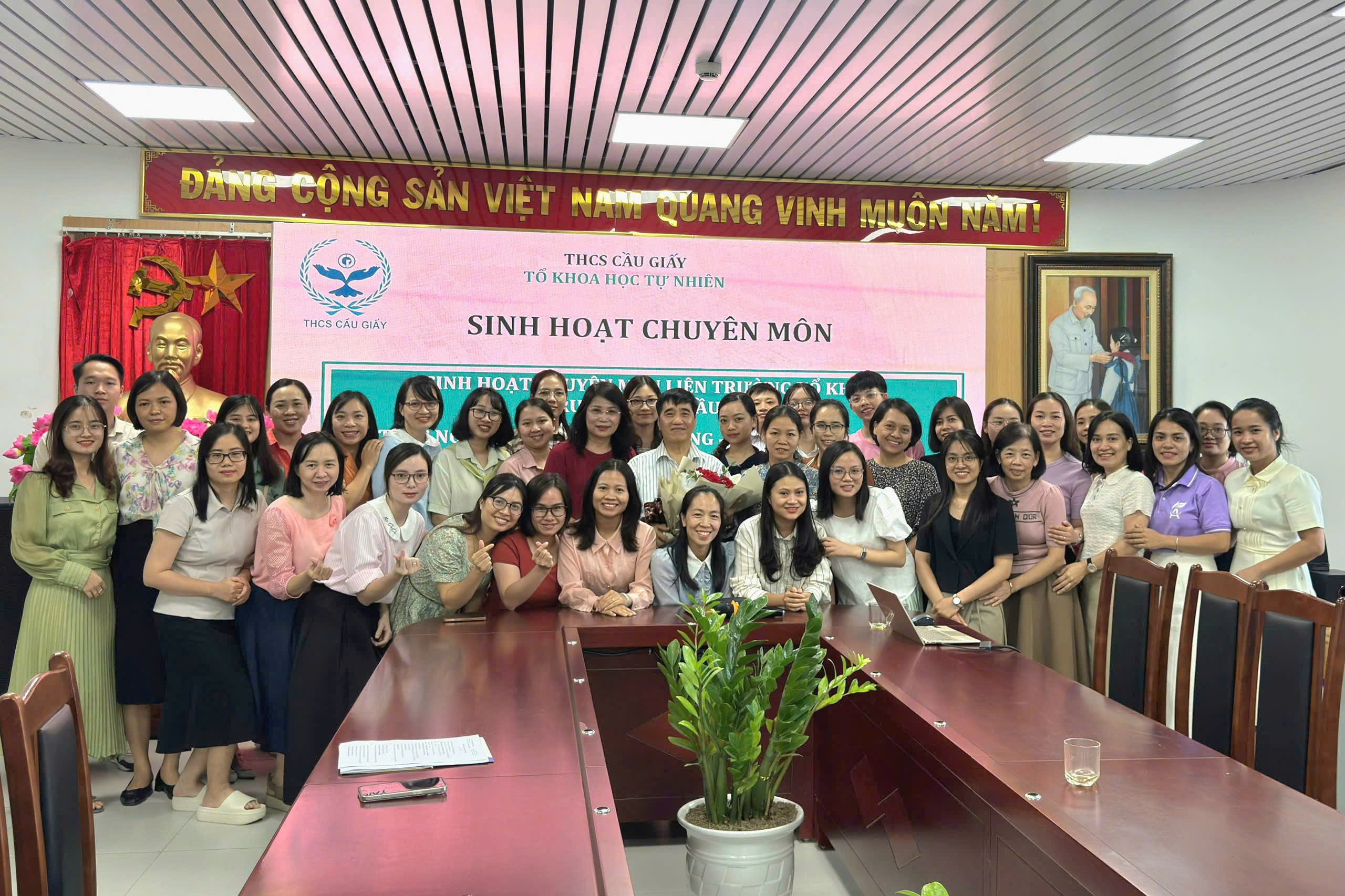 TRƯỜNG THCS CẦU GIẤY TỔ CHỨC THÀNH CÔNG BUỔI SINH HOẠT CHUYÊN MÔN LIÊN TRƯỜNG BỘ MÔN KHOA HỌC TỰ NHIÊN