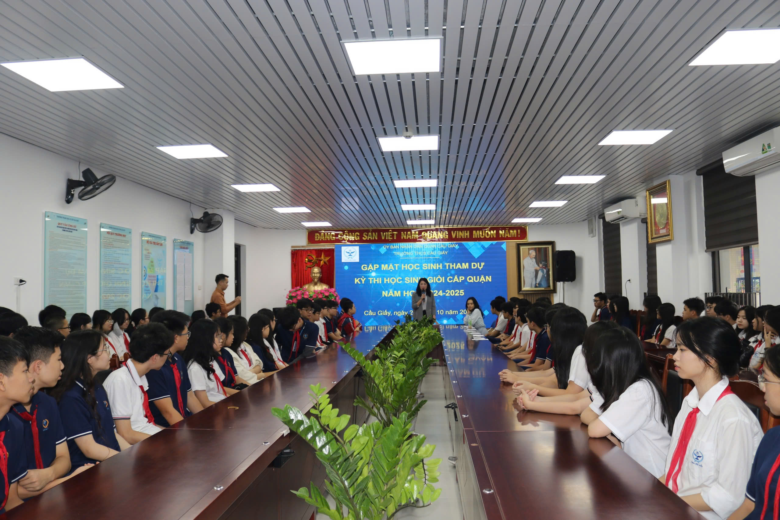 TRƯỜNG THCS CẦU GIẤY TỔ CHỨC GẶP MẶT HỌC SINH THAM GIA KÌ THI HỌC SINH GIỎI CẤP QUẬN NĂM HỌC 2024-2025