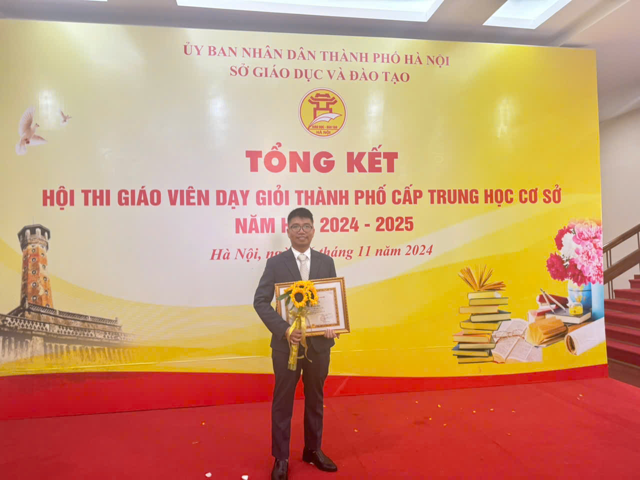 THẦY GIÁO TRÌNH TIẾN ĐỨC ĐẠT GIẢI NHÌ HỘI THI GIÁO VIÊN DẠY GIỎI THÀNH PHỐ CẤP TRUNG HỌC CƠ SỞ NĂM HỌC 2024-2025