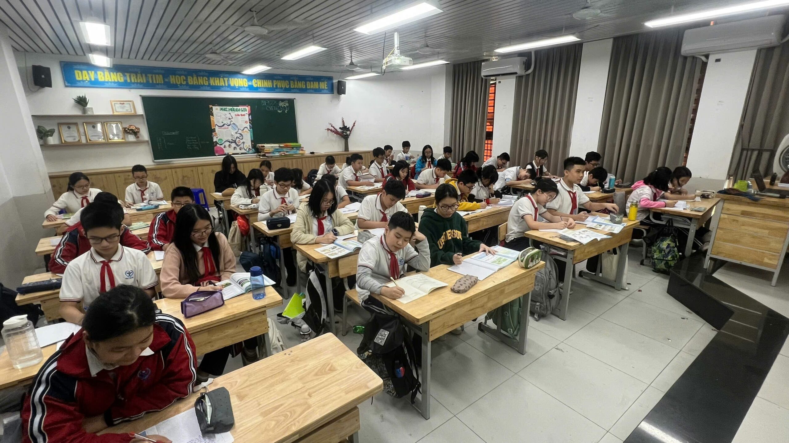 TIẾT HỌC TRẢI NGHIỆM VỀ KĨ NĂNG HỢP TÁC ĐẦY BỔ ÍCH CÙNG CÔ GIÁO NGUYỄN LAN HƯƠNG