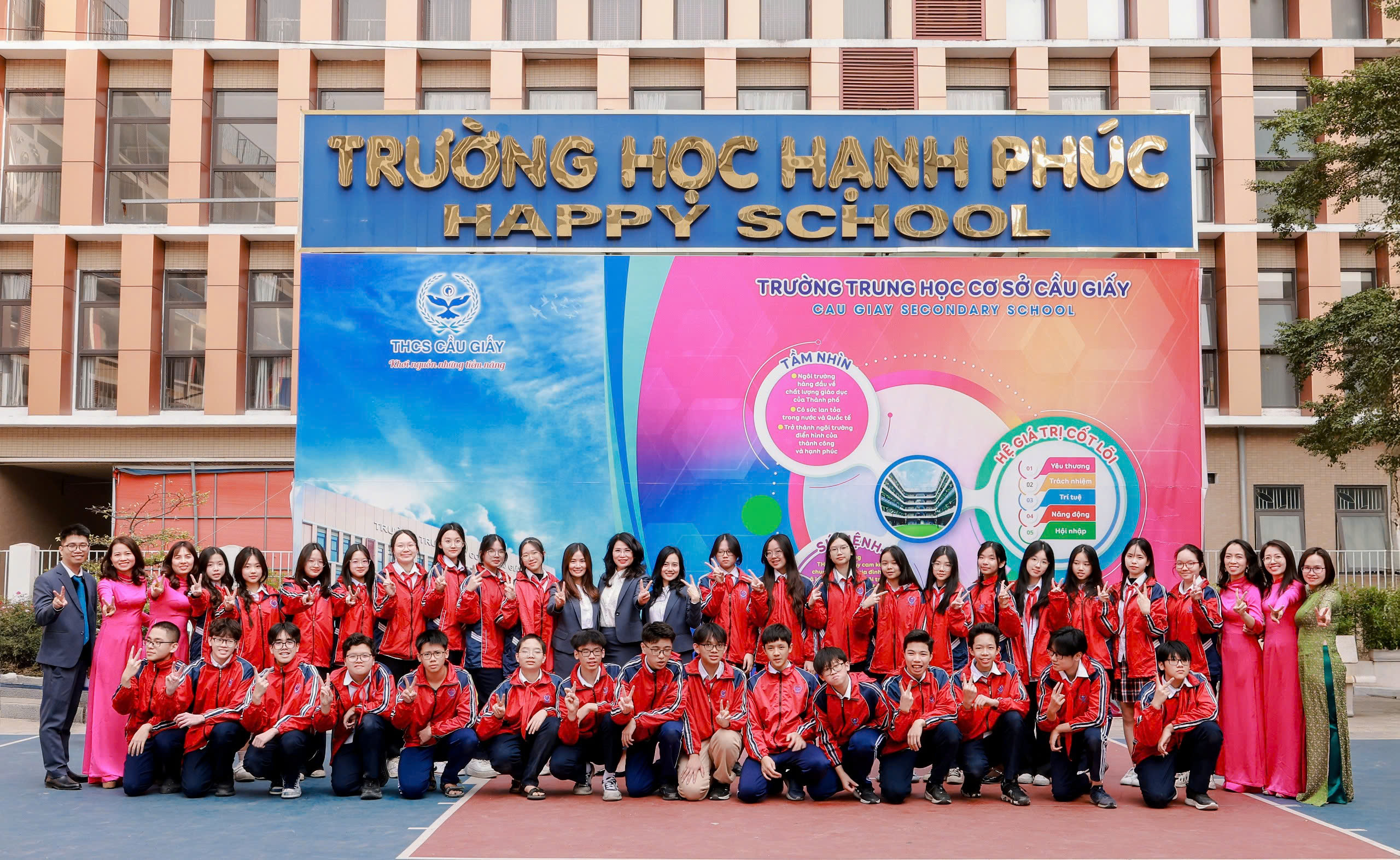 KHÔNG KHÍ ẤM ÁP TẠI TRƯỜNG THCS CẦU GIẤY TRONG BUỔI GẶP MẶT ĐỘI TUYỂN HỌC SINH GIỎI CẤP THÀNH PHỐ NĂM HỌC 2024-2025