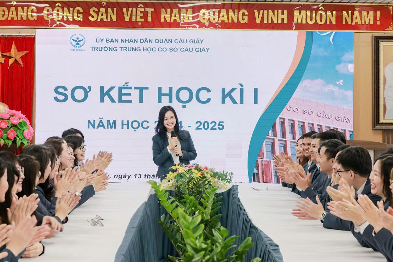 CÔ GIÁO PHẠM THỊ NHƯ HOA – 15 NĂM TỎA SẮC HƯƠNG CÙNG NGÔI NHÀ CẦU GIẤY
