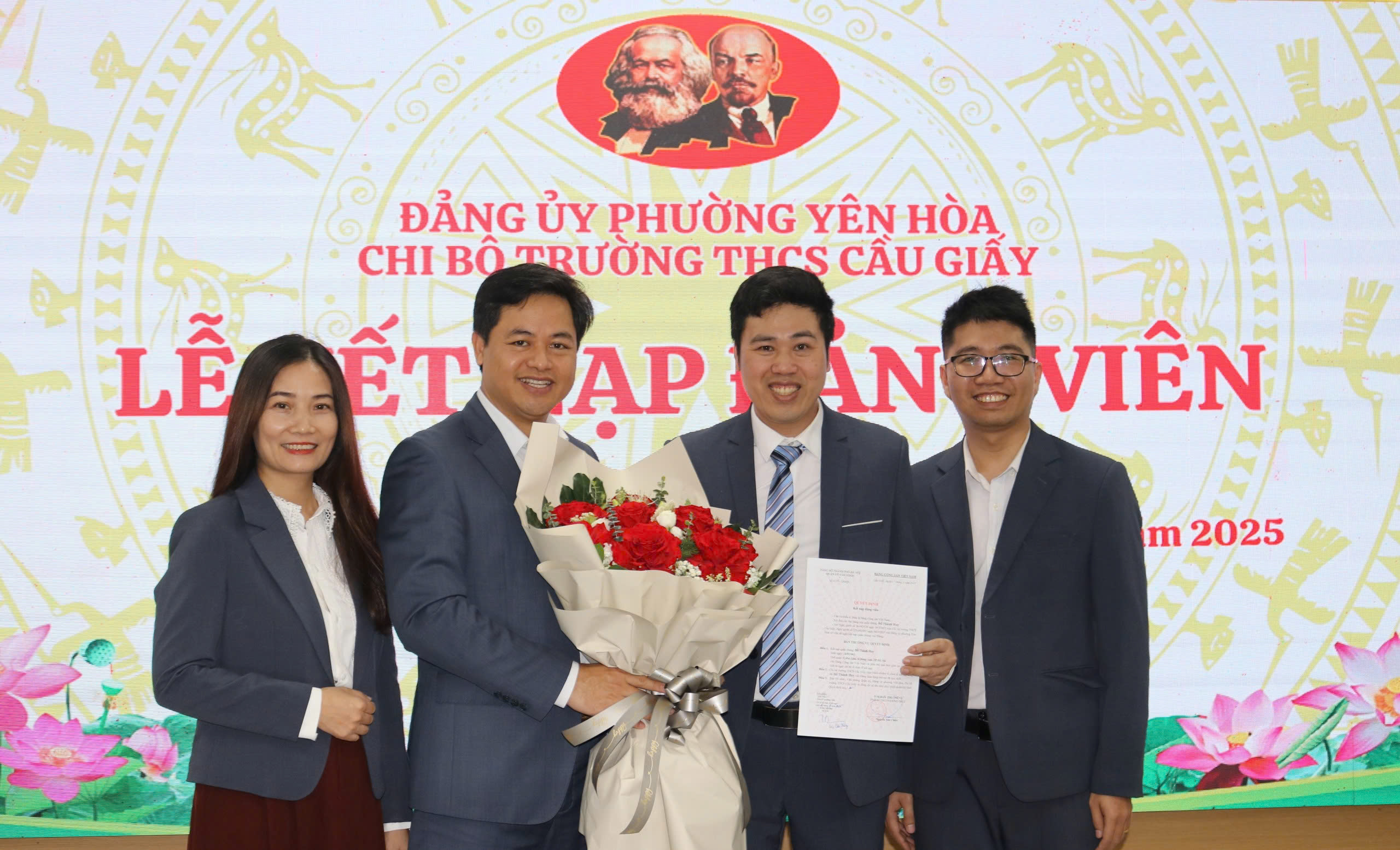 LỄ KẾT NẠP ĐẢNG VIÊN