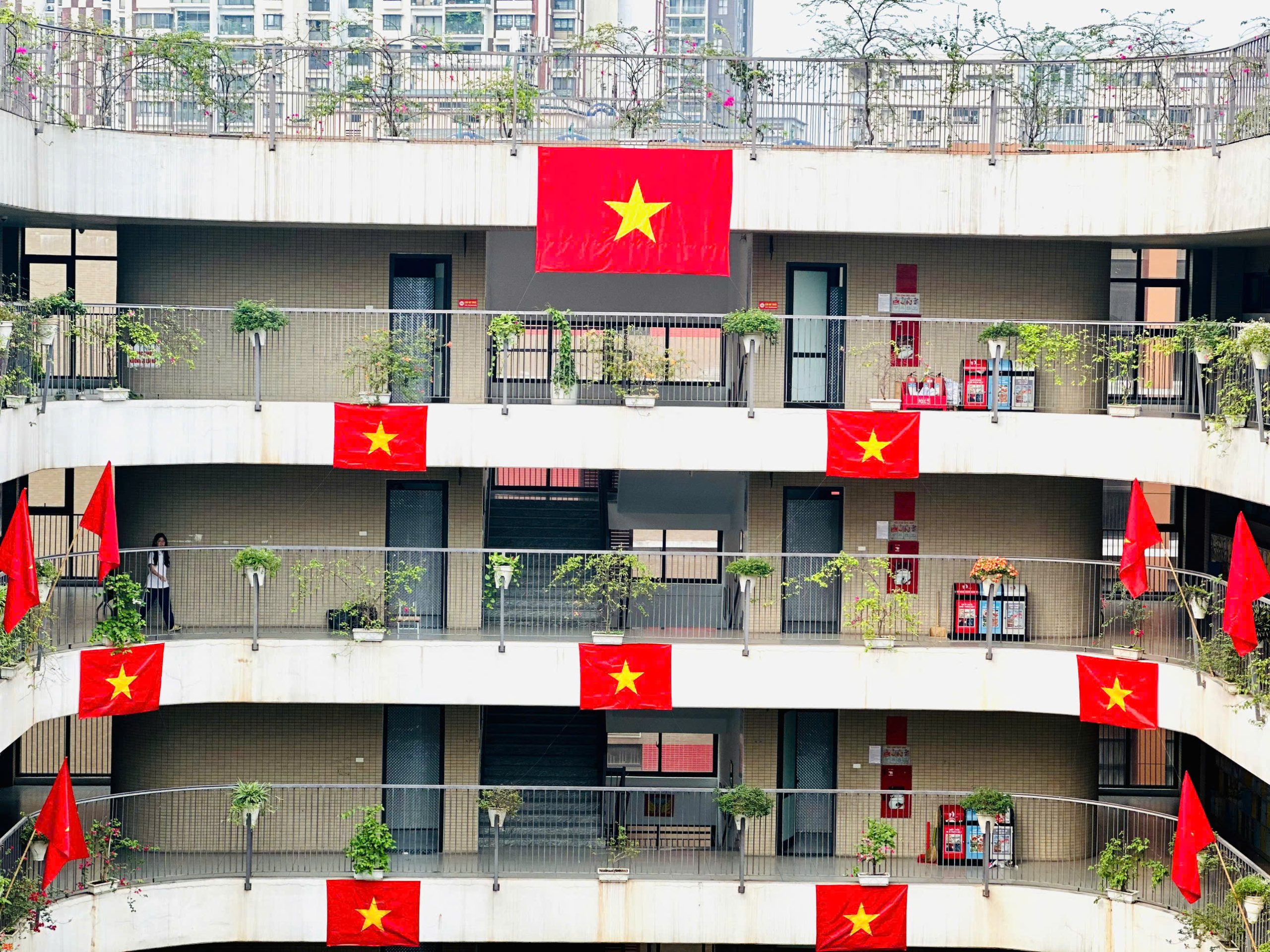 KHÔNG KHÍ CHÀO MỪNG KỶ NIỆM 50 NĂM NGÀY GIẢI PHÓNG MIỀN NAM, THỐNG NHẤT ĐẤT NƯỚC (30/4/1975-30/4/2025)