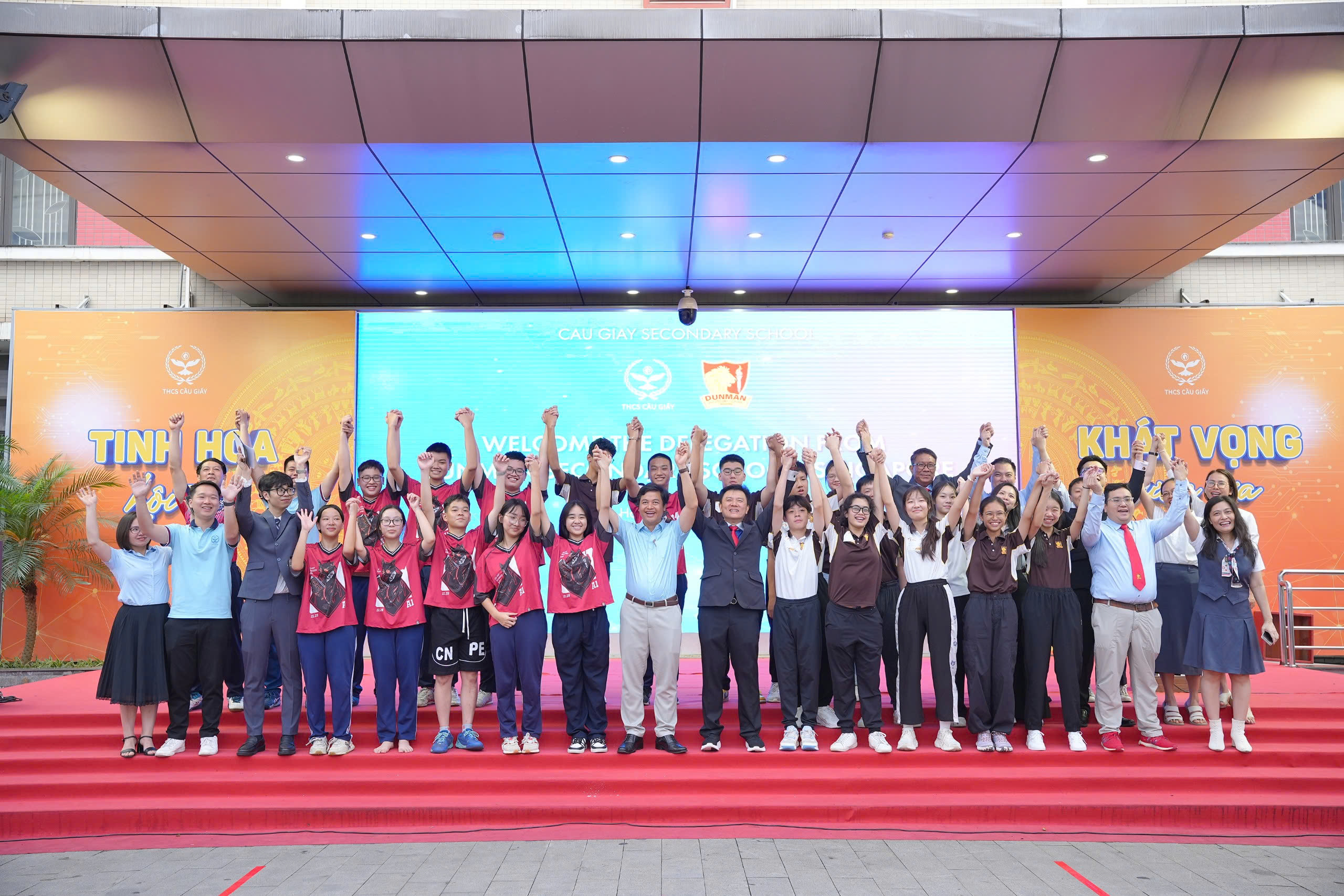 TRƯỜNG THCS CẦU GIẤY ĐÓN ĐOÀN GIÁO VIÊN VÀ HỌC SINH TRƯỜNG THCS DUNMAN (SINGAPORE)