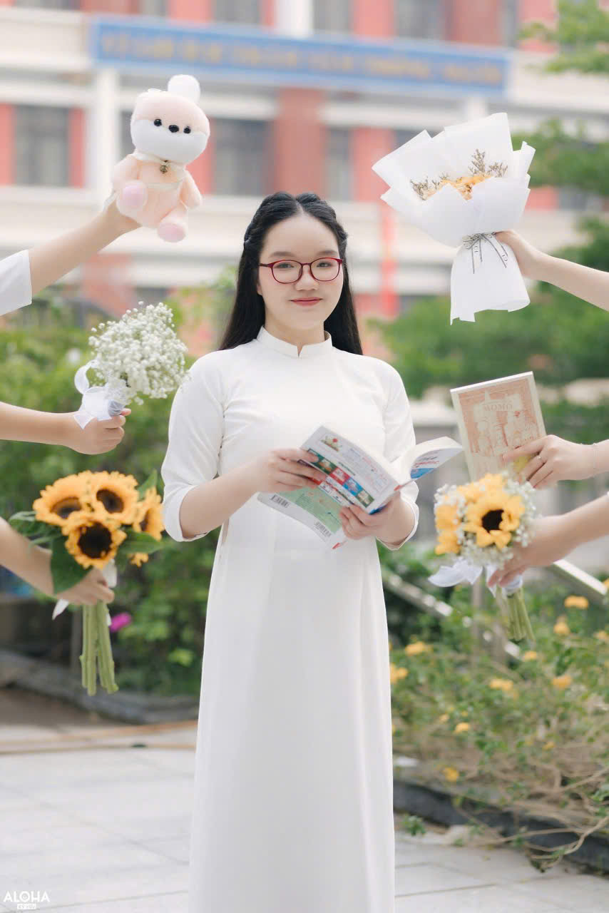 HỨA QUỲNH BẢO – THỦ KHOA CHUYÊN ANH THPT CHUYÊN ĐẠI HỌC SƯ PHẠM