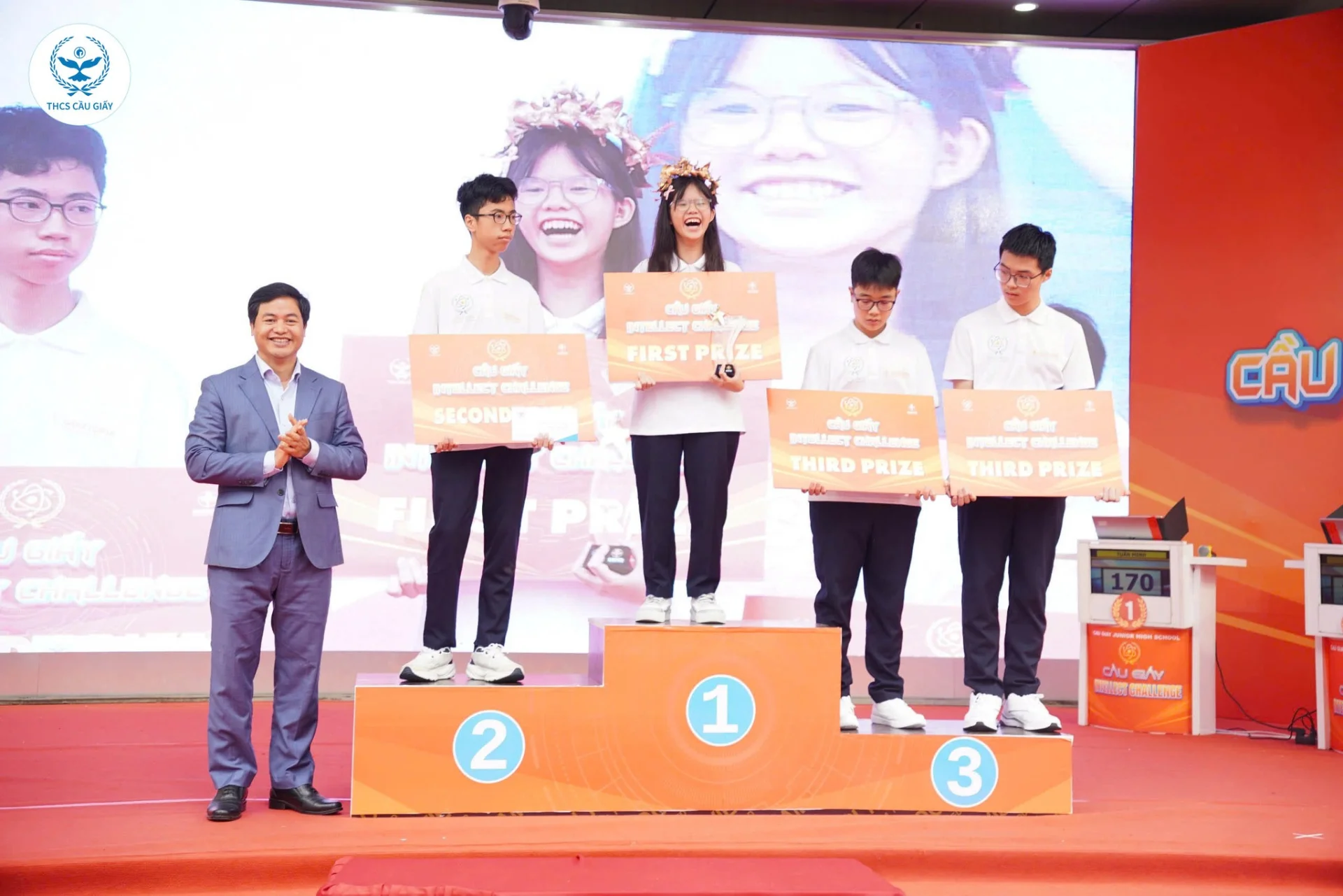 ĐÃ LỘ DIỆN QUÁN QUÂN CUỘC THI CẦU GIẤY INTELLECT CHALLENGE MÙA THỨ NHẤT